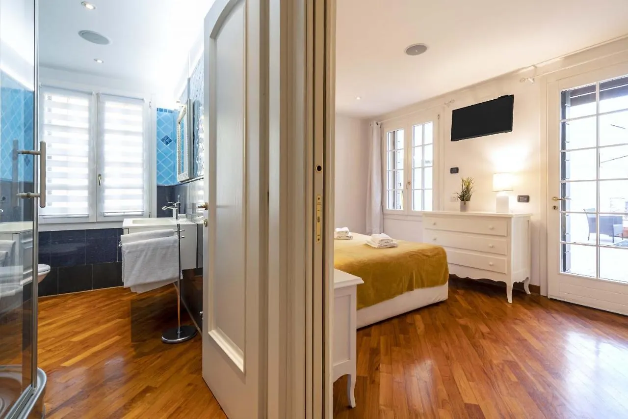 Apartment Tolentini Canal View & Terrace By Wonderful Italy Venice