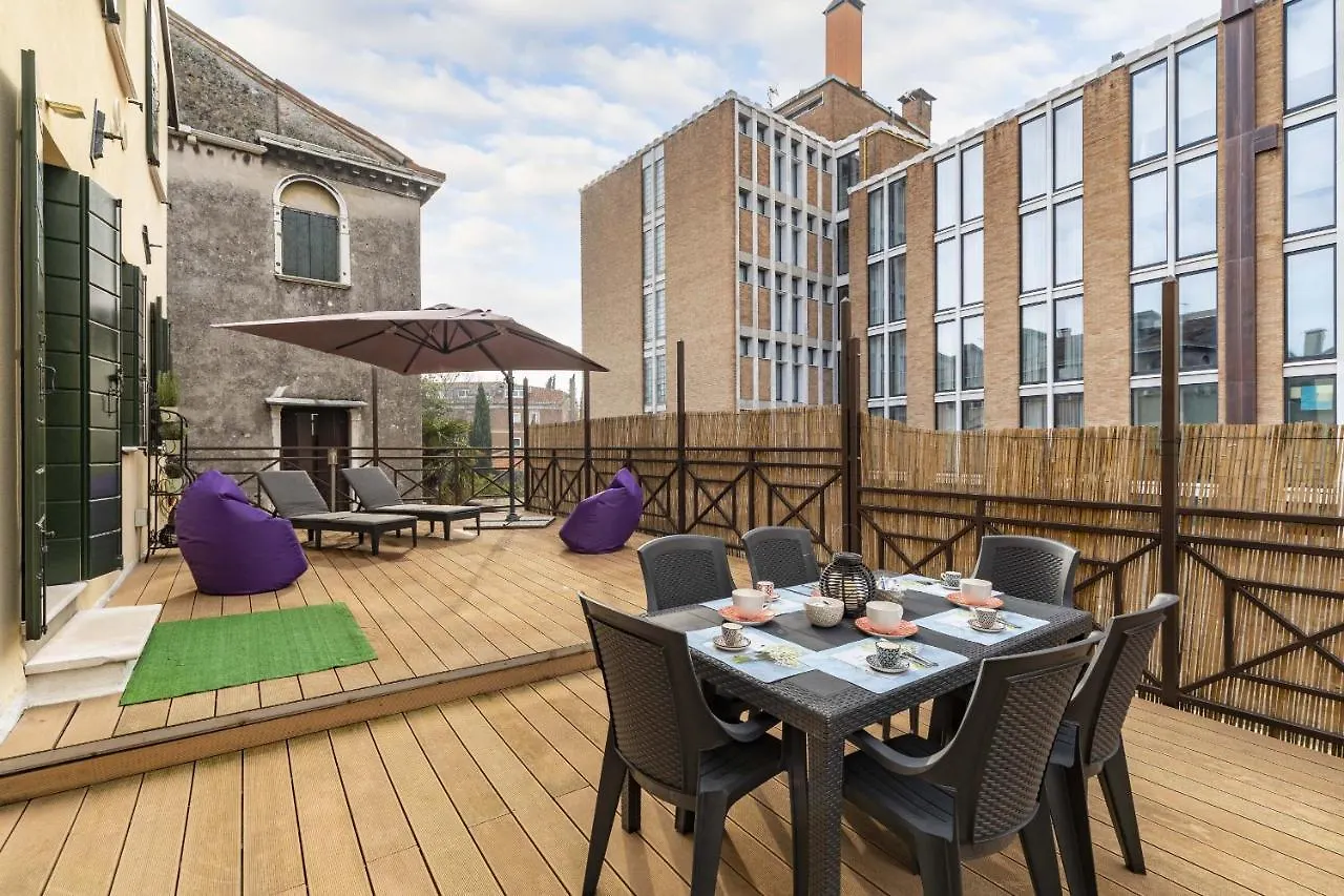 Apartment Tolentini Canal View & Terrace By Wonderful Italy Venice Italy