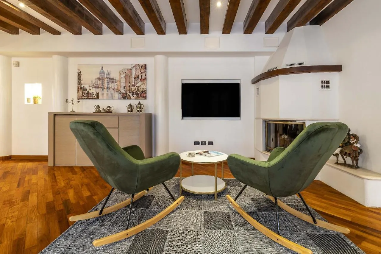 Apartment Tolentini Canal View & Terrace By Wonderful Italy Venice
